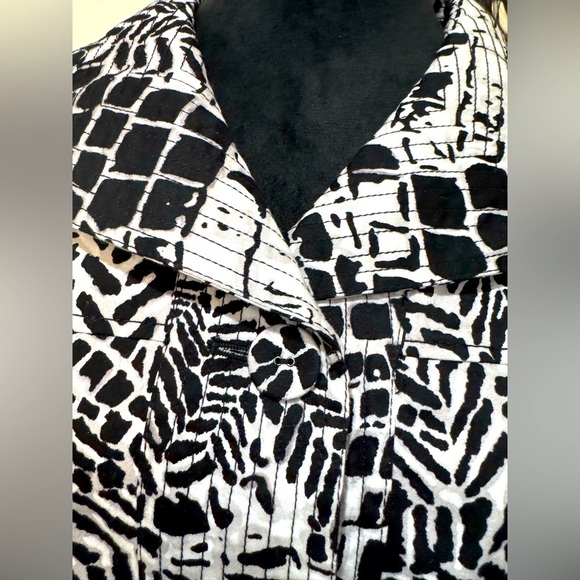 Chico’s size 1 Button-Up Black and White Dress Jacket US size Medium - Picture 2 of 10